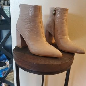 Nude/Beige/Cream/Tan ankle booties, pointed toe, 3 inch, zipper